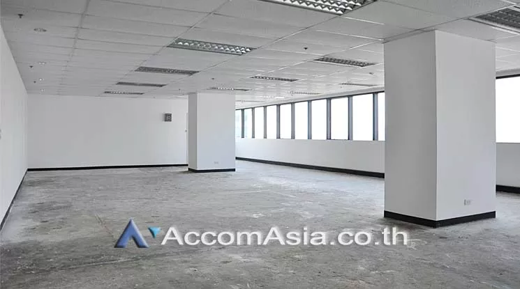  2  Office Space For Rent in Ratchadapisek ,Bangkok MRT Sutthisan at Muangthai Phatra Complex AA14815